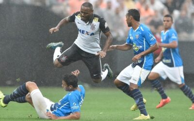 Corinthians empata com Avaí e bate recorde.