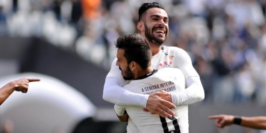 Corinthians goleia a Ponte e alivia a crise