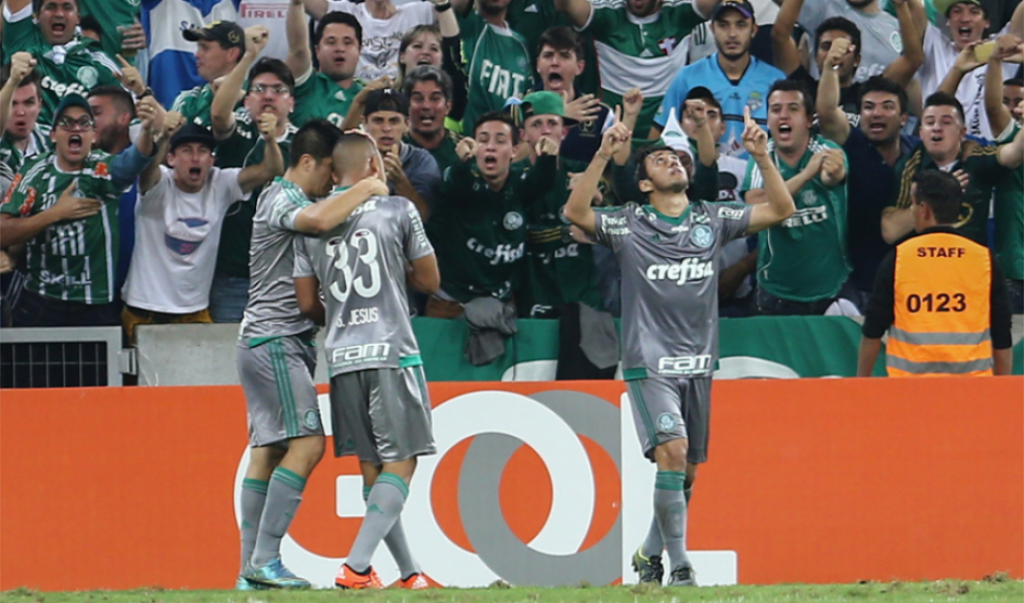 Robinho comemora o primeiro gol do Verdão. Foto: Lancenet